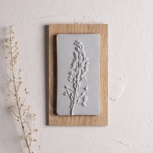 תמונת בטון על עץ- חצב – גודל S
